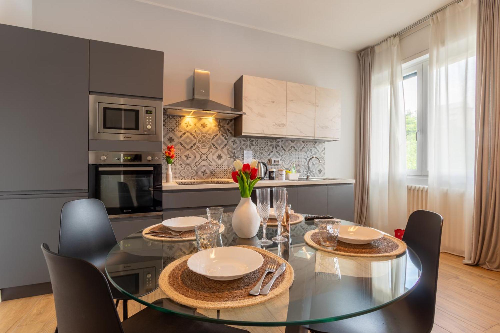 Lavarell - Exclusive Apartment Комо Екстериор снимка