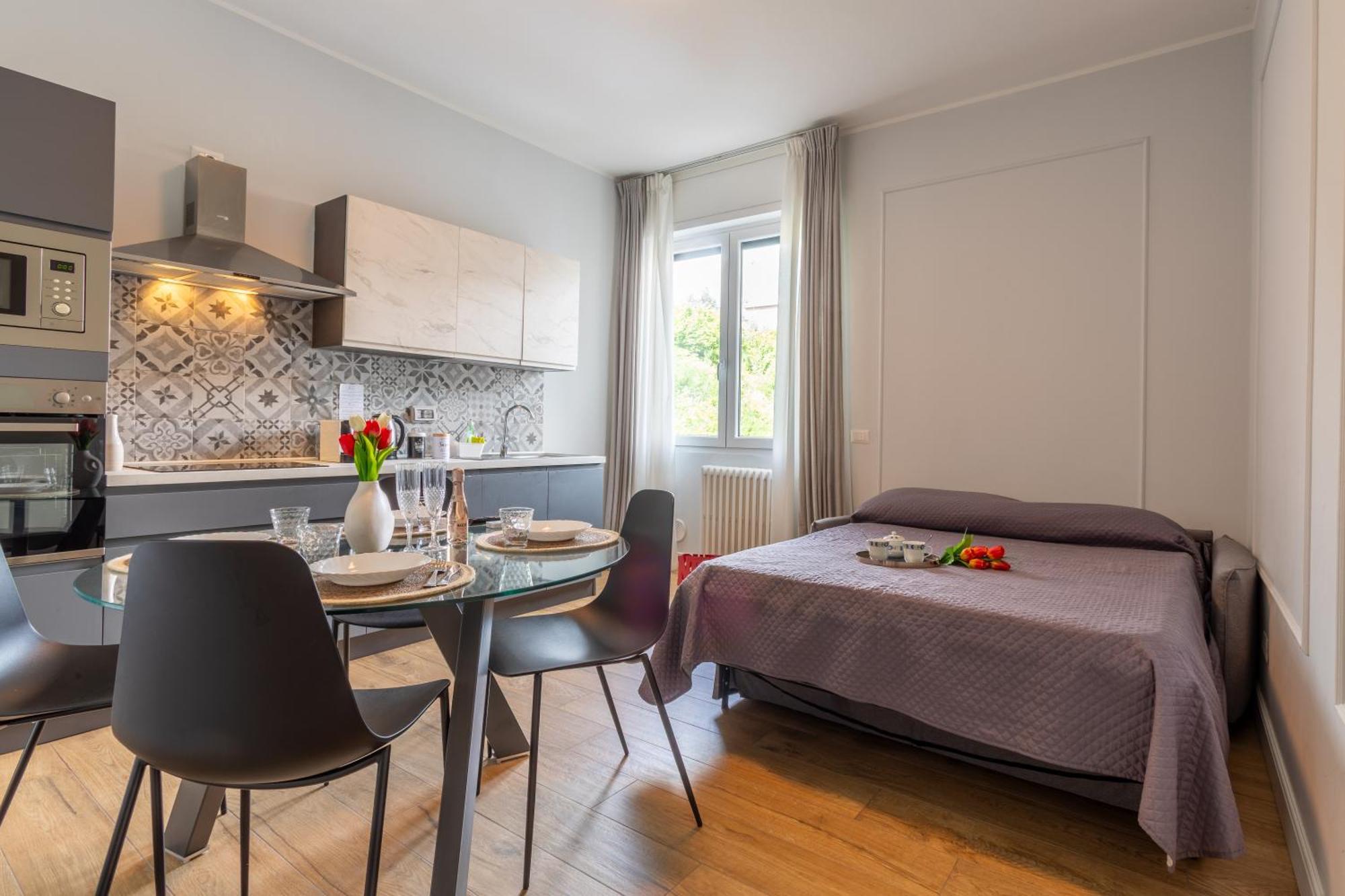 Lavarell - Exclusive Apartment Комо Екстериор снимка